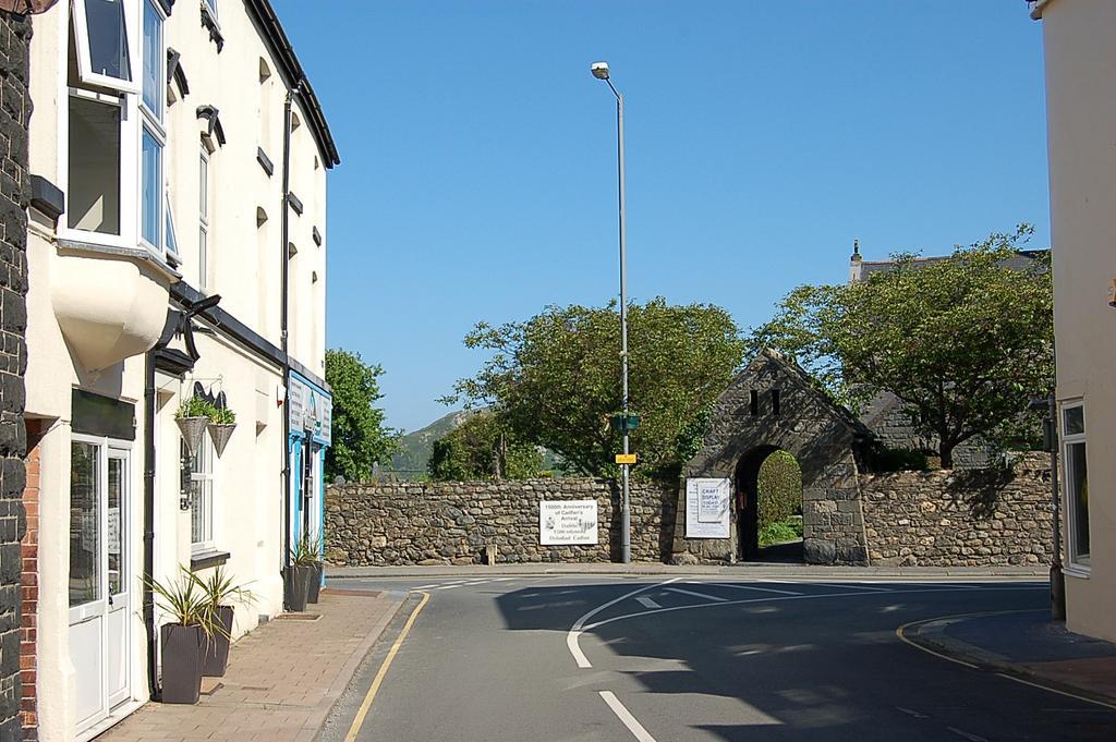 Saint Cadfans Lodge Tywyn Exterior photo
